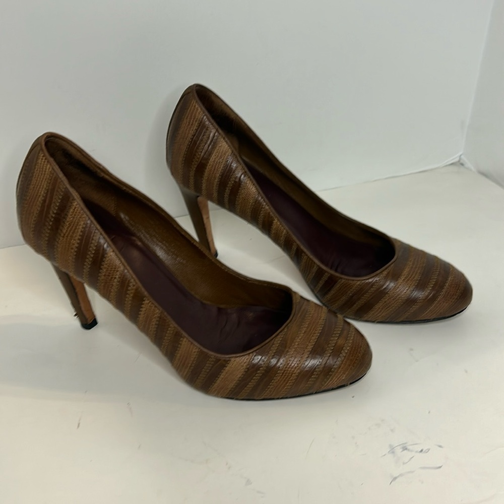 Women’s Colt Haan “Nike Air” tan heels